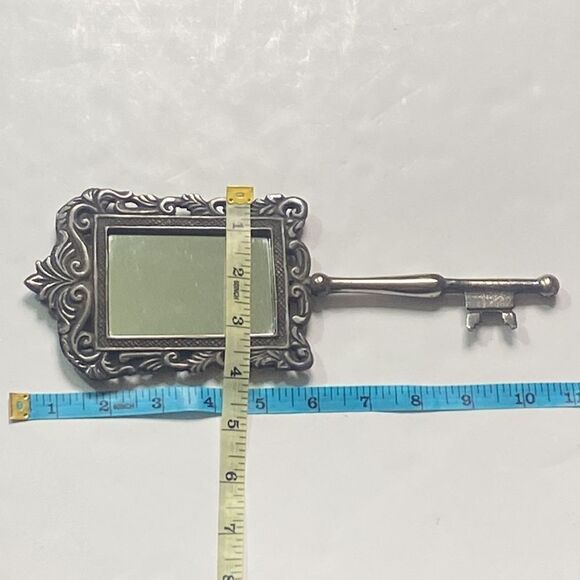 Vintage Style Hand Mirror Skeleton Key Picture Frame Wonderland Made In India - Picture 9 of 12